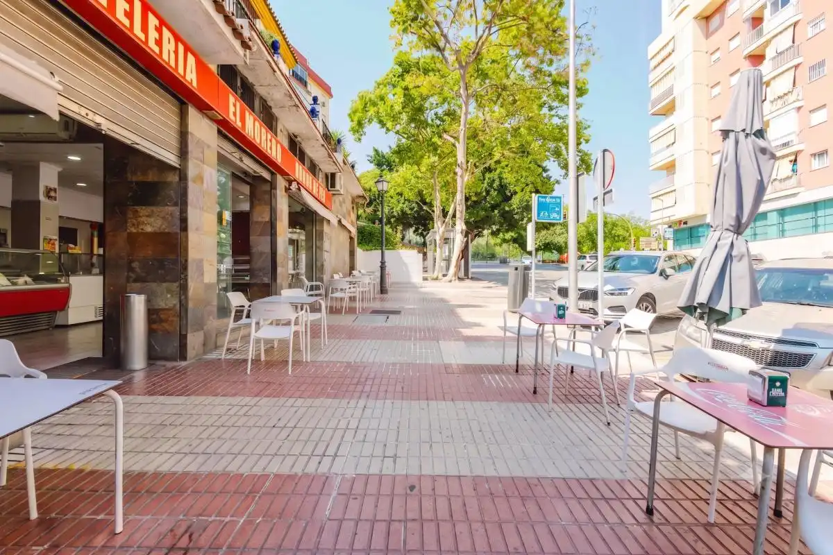 Vista exterior de Local en venta en Marbella con Calefacción