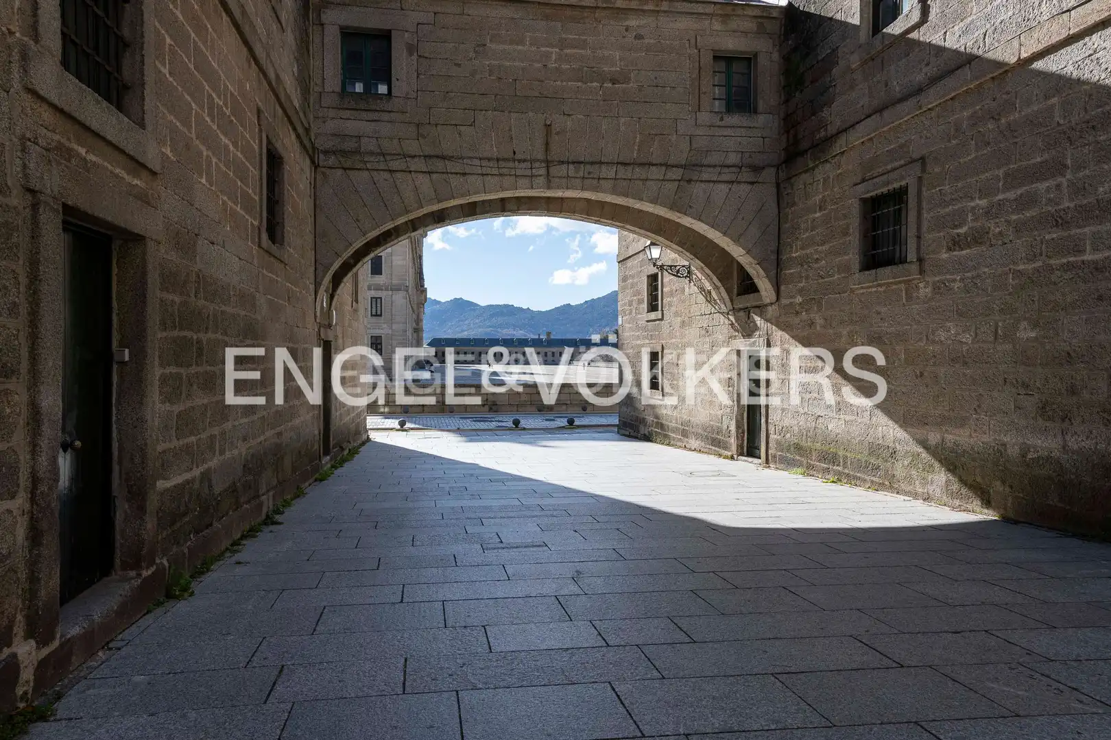 Vista exterior de Piso de alquiler en El Escorial con Calefacción, Parquet y Terraza