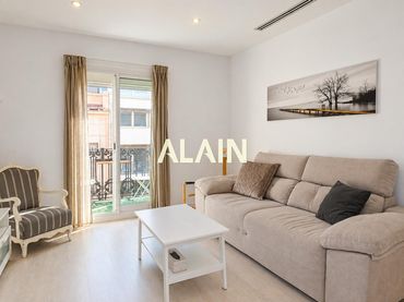 Flat with balcony for sale in L'Eixample