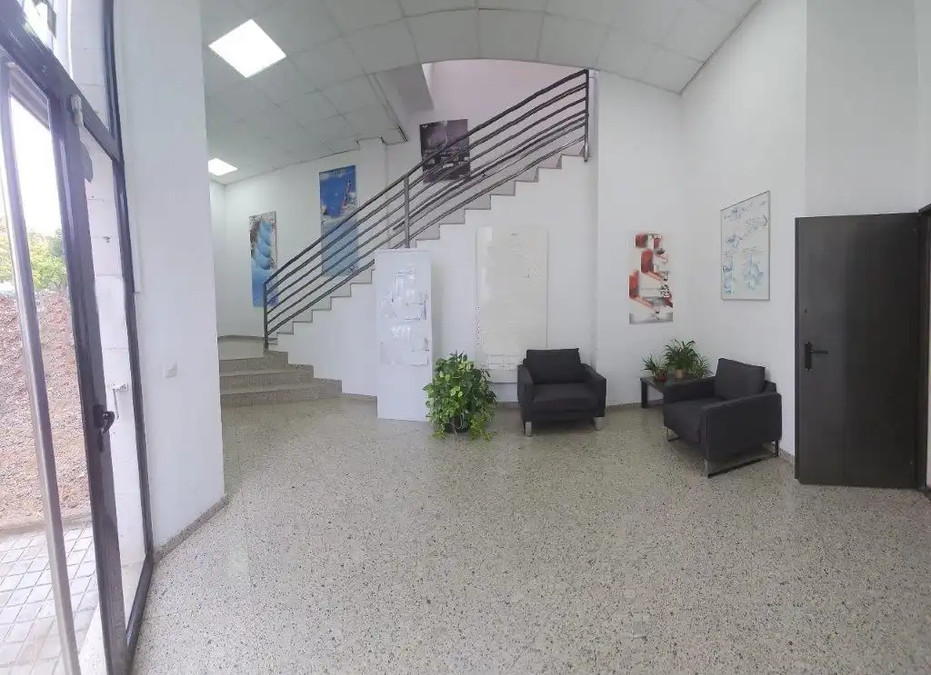 Industrial buildings for rent in Centre