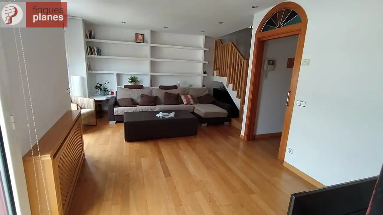 Sala d'estar de Àtic en venda en La Seu d'Urgell amb Parquet