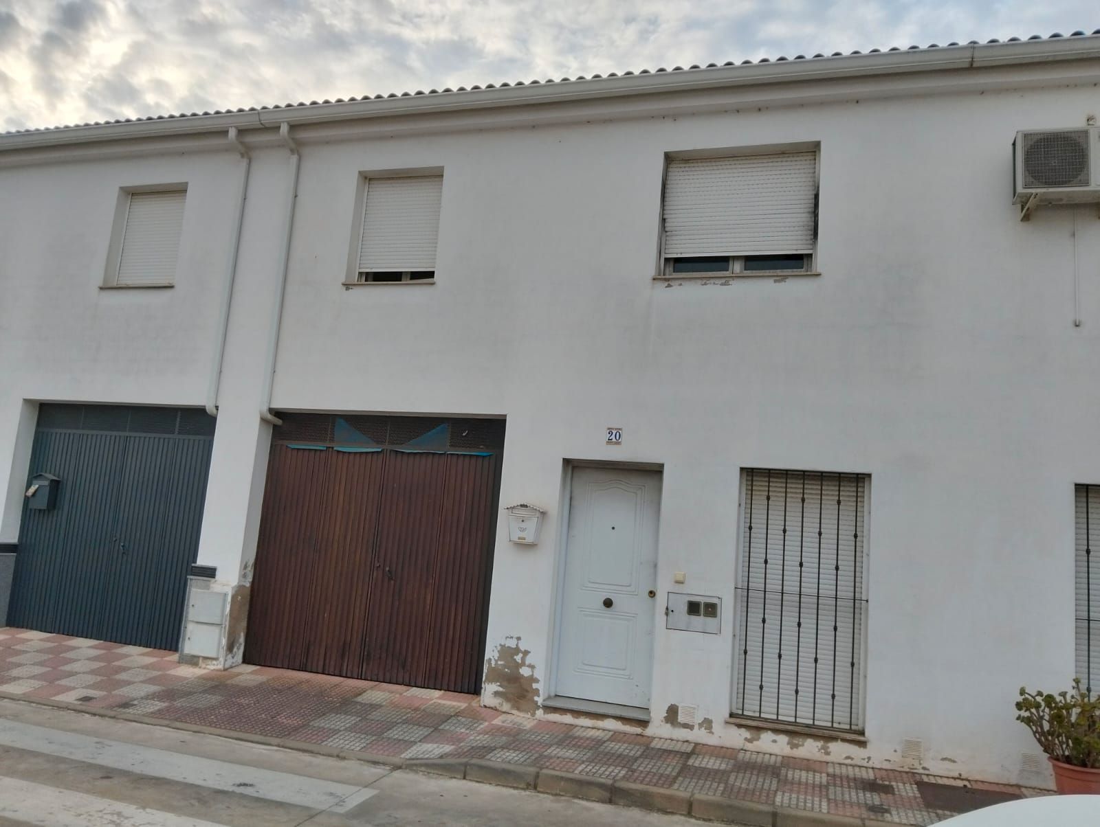 Vista exterior de Casa adosada en venda en Alcuéscar