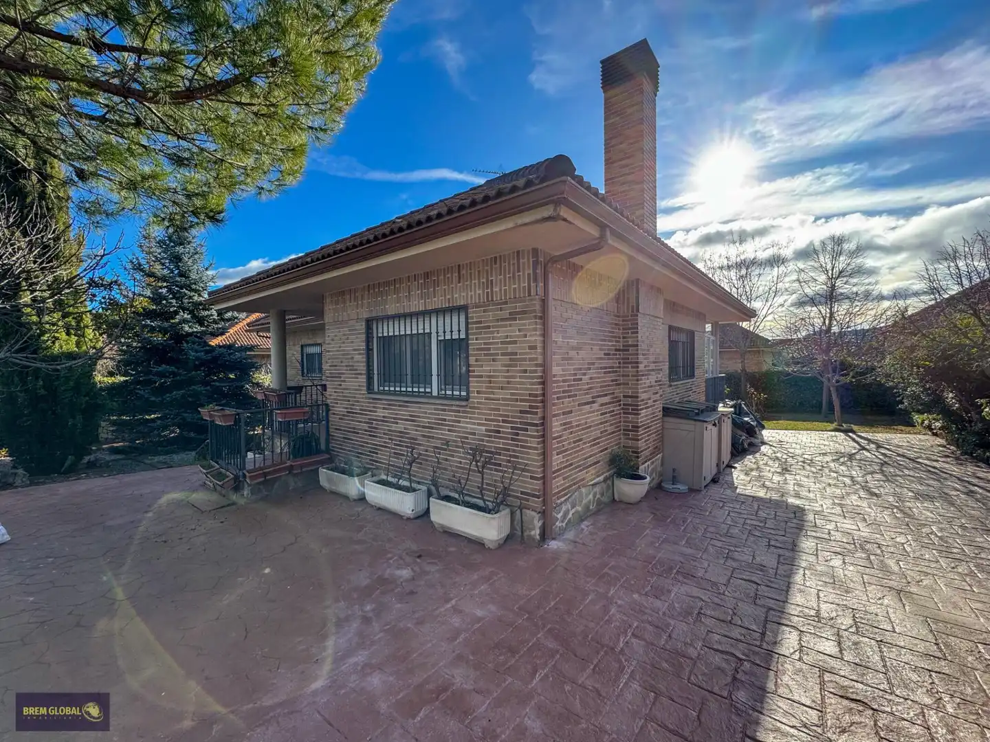 Vista exterior de Casa o chalet en venta en Lozoyuela-Navas-Sieteiglesias con Jardín privado