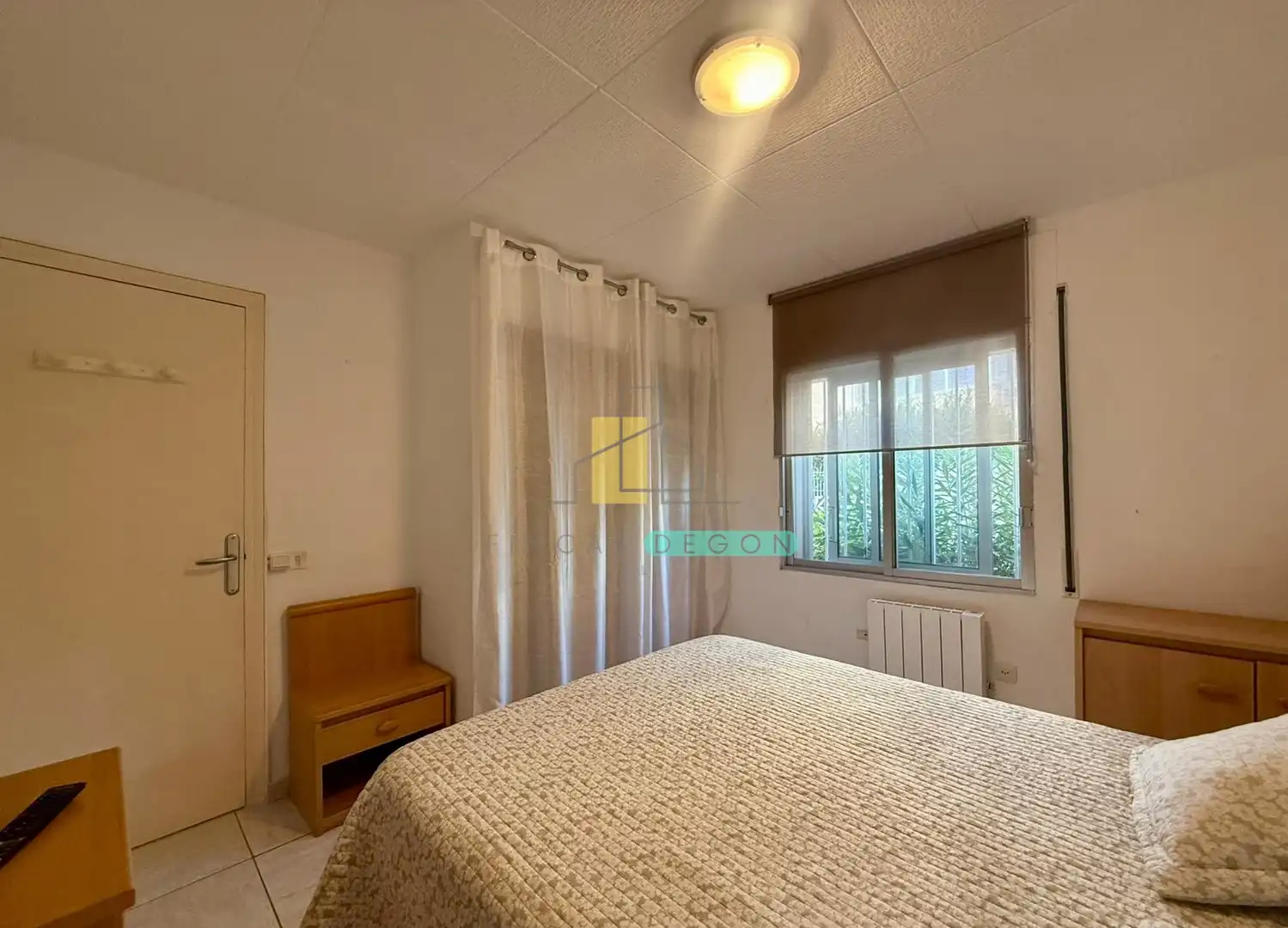 Schlafzimmer von Wohnungen zum Verkauf in Roses mit Heizung, Privatgarten und Möbliert