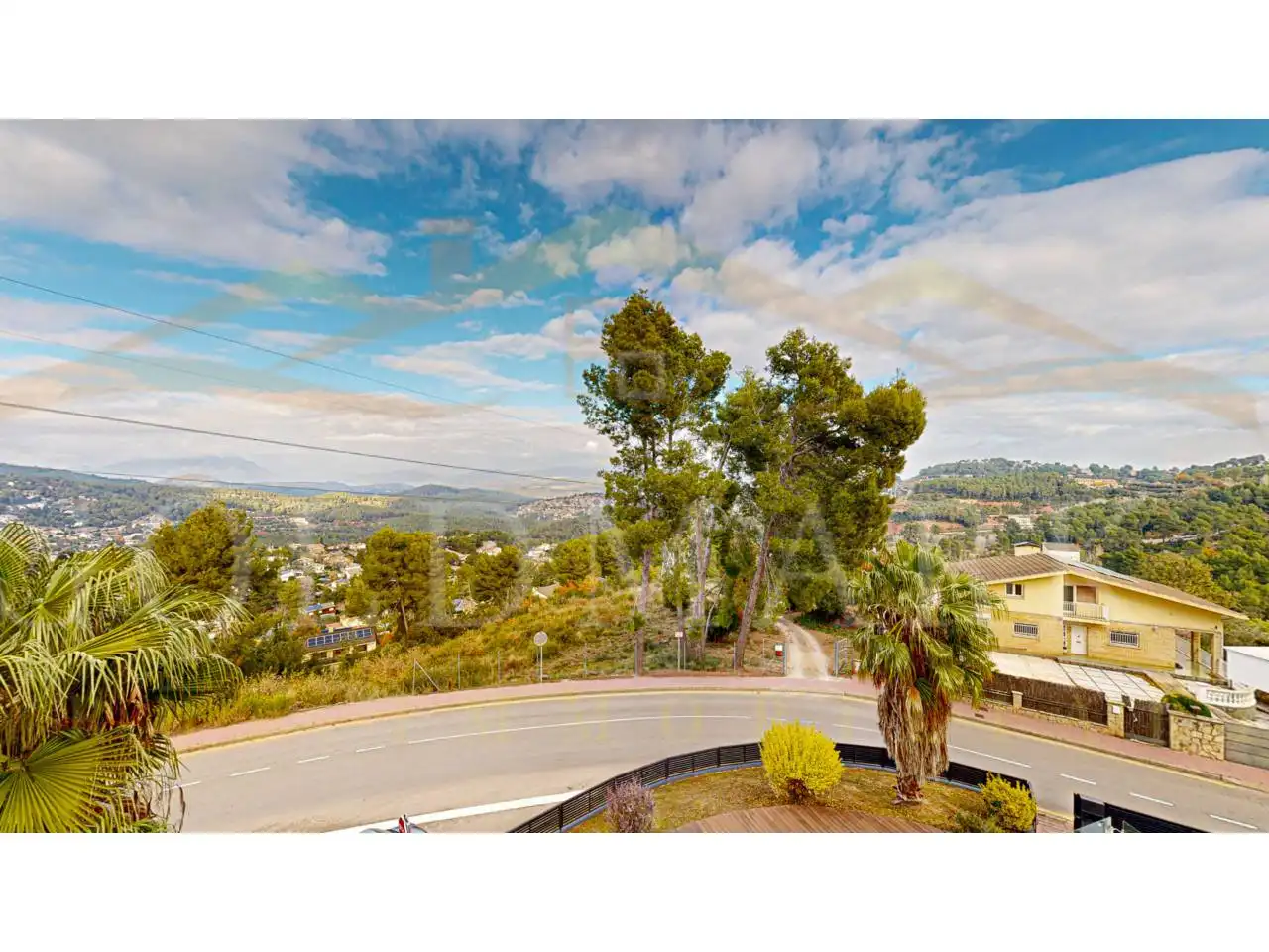 Vista exterior de Casa o xalet en venda en Corbera de Llobregat amb Aire condicionat, Calefacció i Jardí privat