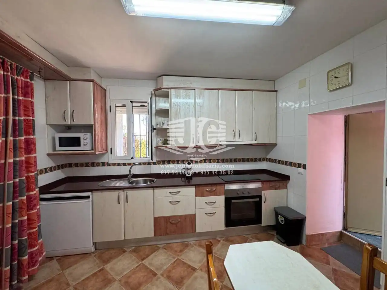 Cuina de Casa o xalet en venda en Tortosa amb Aire condicionat, Jardí privat i Parquet