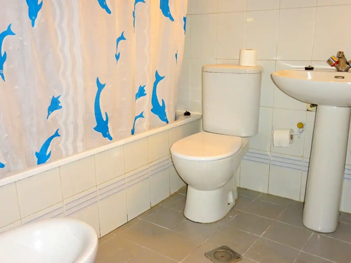 Baño de Estudio de alquiler en Sevilla con Aire acondicionado, Calefacción y Amueblado