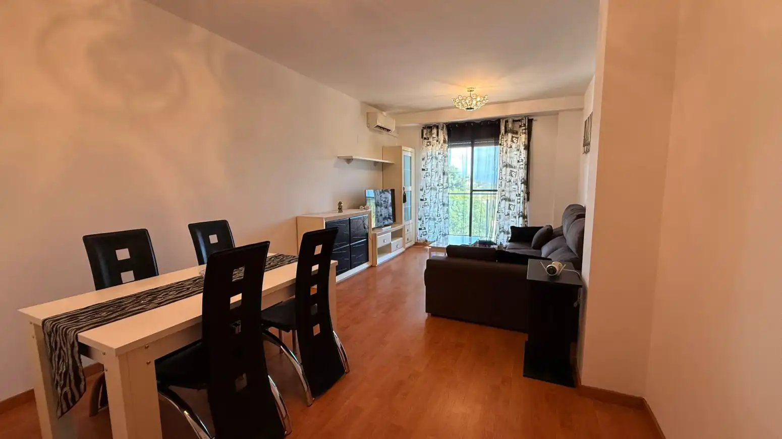 Wohnzimmer von Wohnung zur Miete in Sagunto / Sagunt mit Klimaanlage und Möbliert