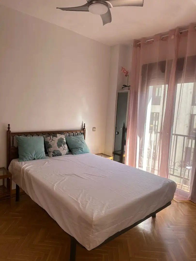 Habitación de Piso de alquiler en Madrid con Aire acondicionado, Calefacción y Parquet