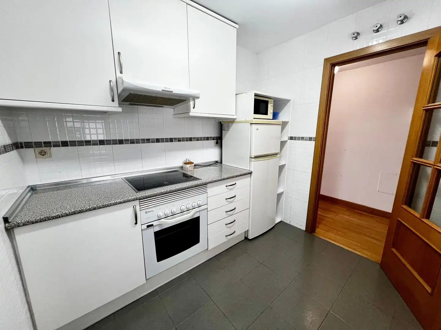 Kitchen of Flat for sale in Málaga  with Private garden, Storage room and Community pool