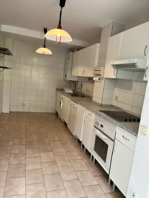 Cuina de Casa o xalet en venda en Las Rozas de Madrid amb Calefacció, Jardí privat i Parquet