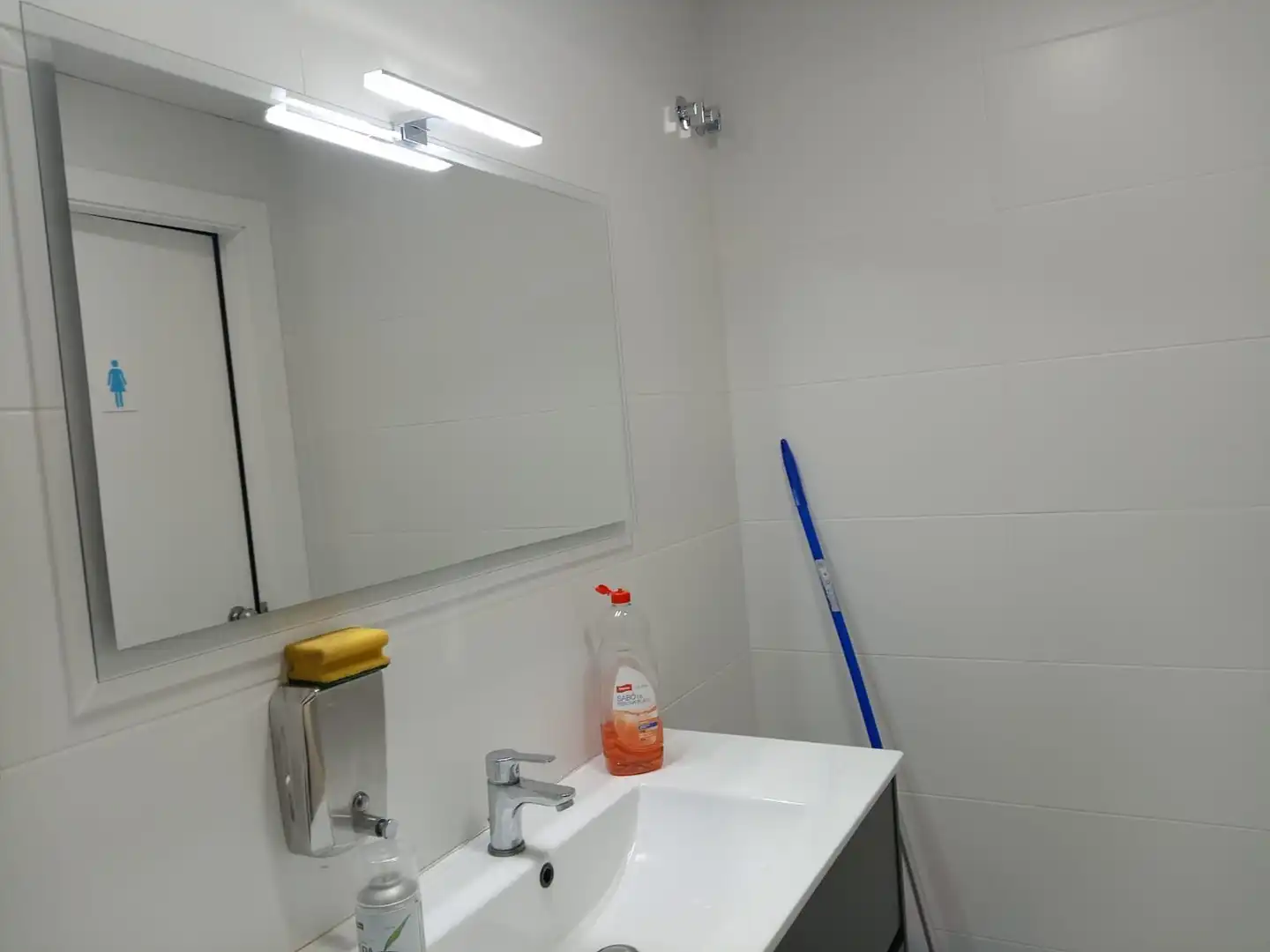 Badezimmer von Fabrikhallen zum Verkauf in Sant Vicenç de Castellet