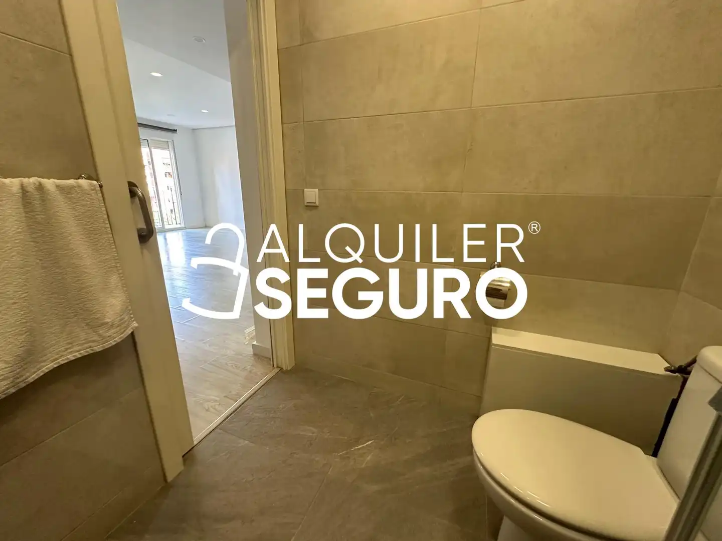 Baño de Piso de alquiler en Valencia con Aire acondicionado y Amueblado