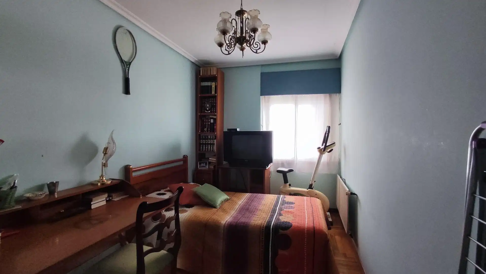 Habitación de Piso en venta en Vigo  con Calefacción, Trastero y Amueblado