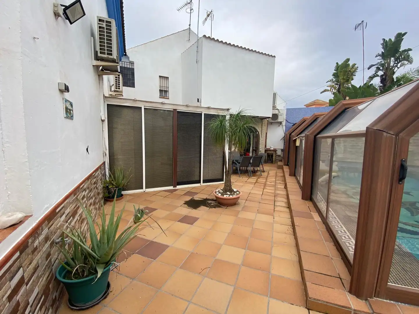 Terrassa de Casa o xalet en venda en Dos Hermanas amb Aire condicionat, Jardí privat i Terrassa