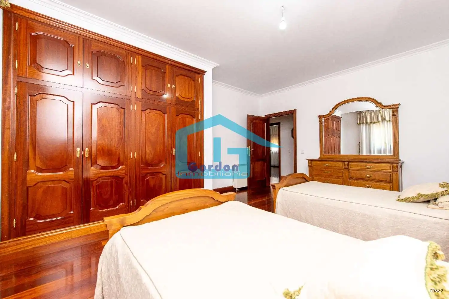 Dormitori de Casa o xalet en venda en Meaño amb Calefacció, Parquet i Terrassa