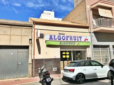 Terrenos y solares en venta en Calle SAN ANTONIO 43