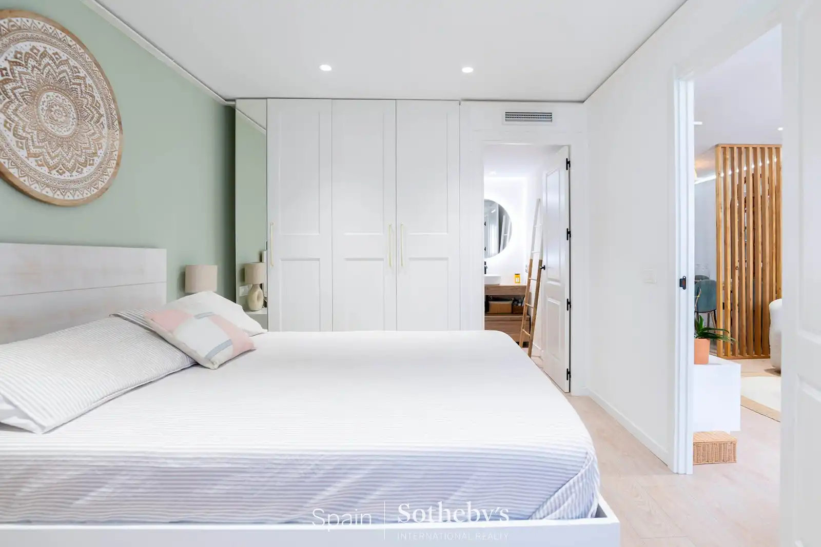 Dormitori de Apartament en venda en Madrid amb Aire condicionat, Calefacció i Terrassa