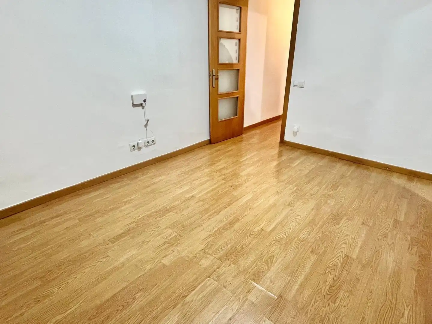 Erdgeschoss zum Verkauf in Ripollet mit Parkett und Alarm