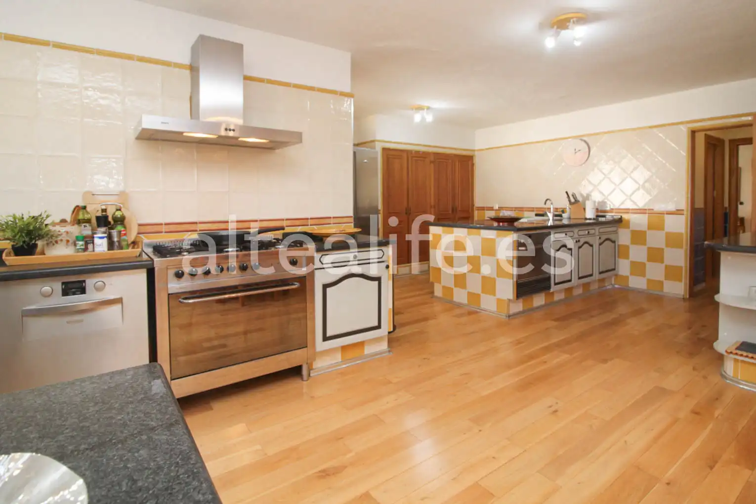 Cocina de Casa o chalet en venta en La Nucia con Aire acondicionado, Jardín privado y Terraza