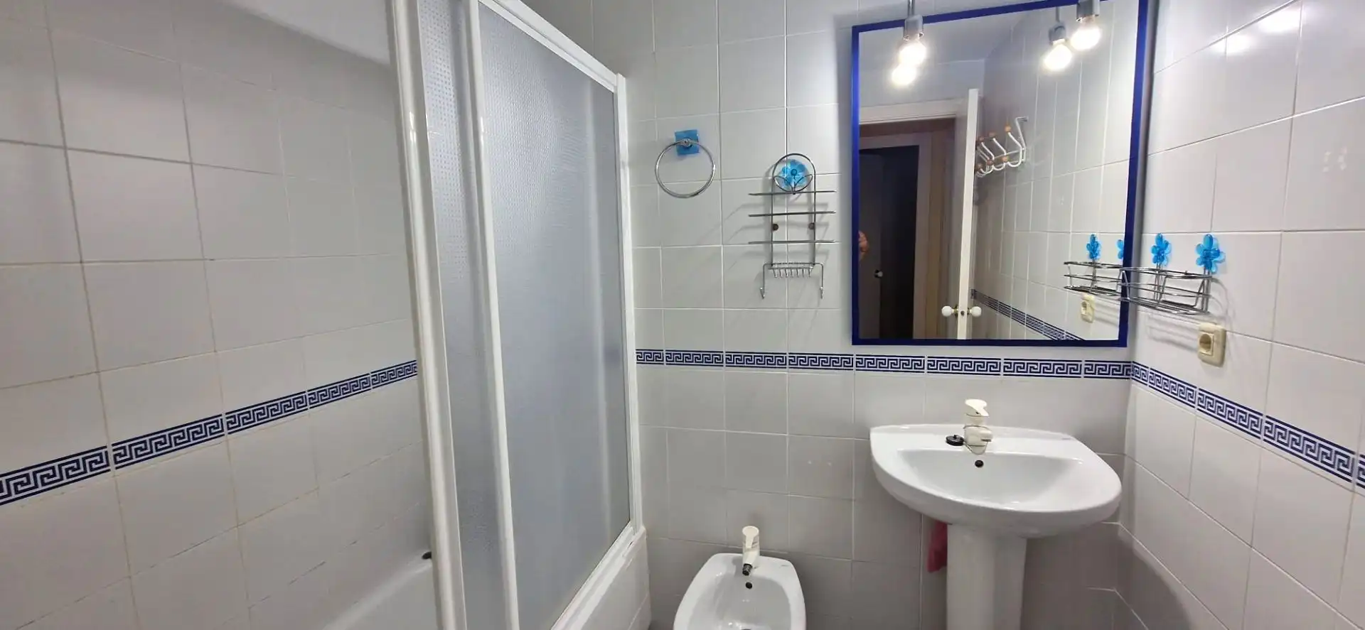 Bany de Apartament de lloguer en El Portil amb Piscina comunitària