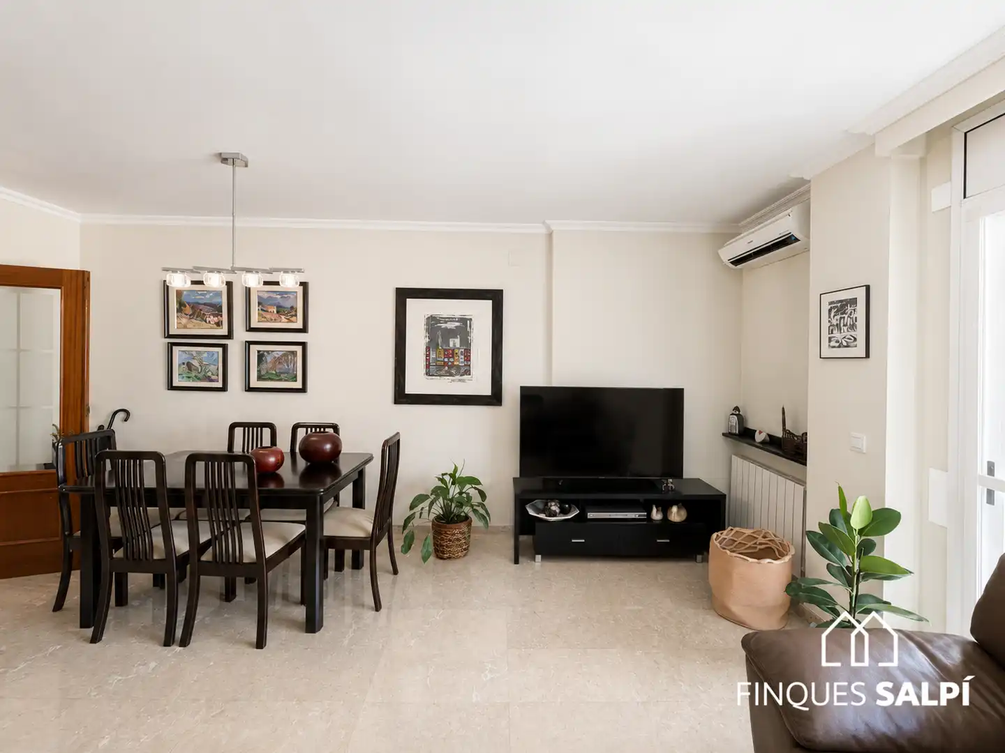 Duplex avec ascenseur à vendre à Remences