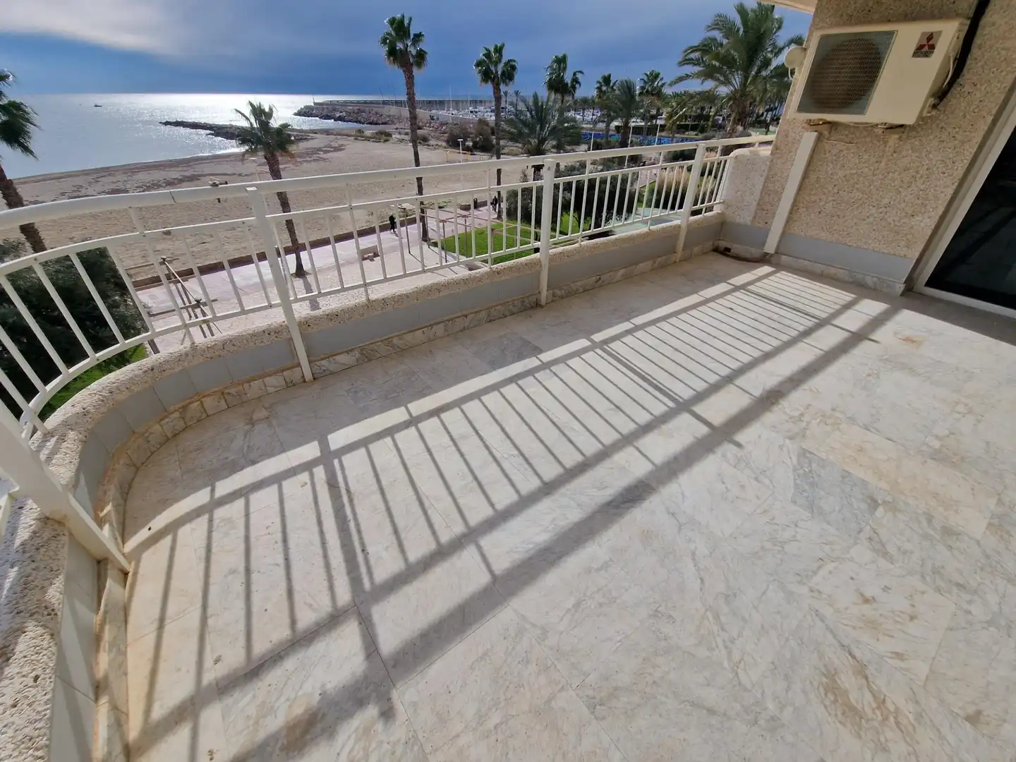Terraza de Piso de alquiler en Águilas con Balcón y Piscina comunitaria
