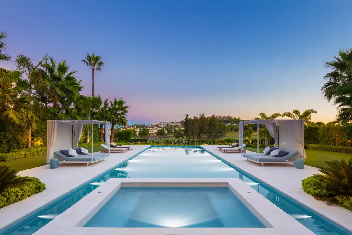 Chalet con terraza en venta en Nueva Andalucía, imagen 2
