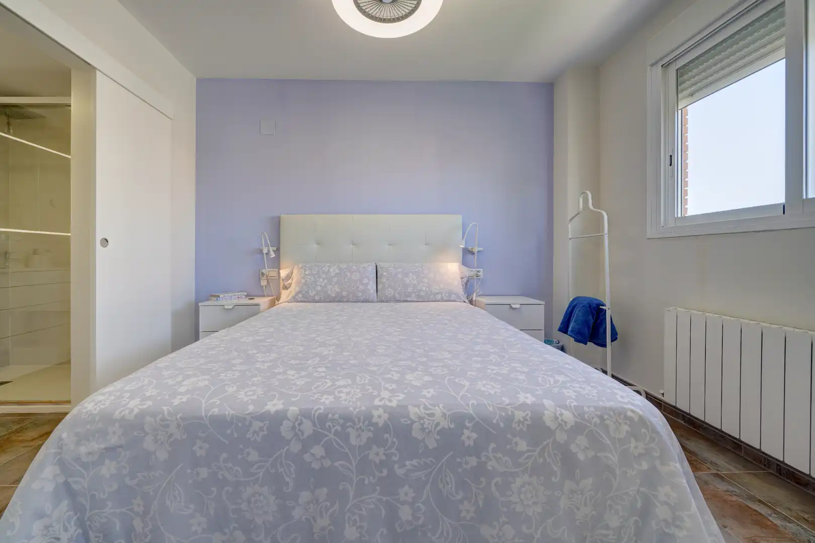 Schlafzimmer von Dachboden zum Verkauf in La Pobla de Farnals mit Klimaanlage, Heizung und Terrasse