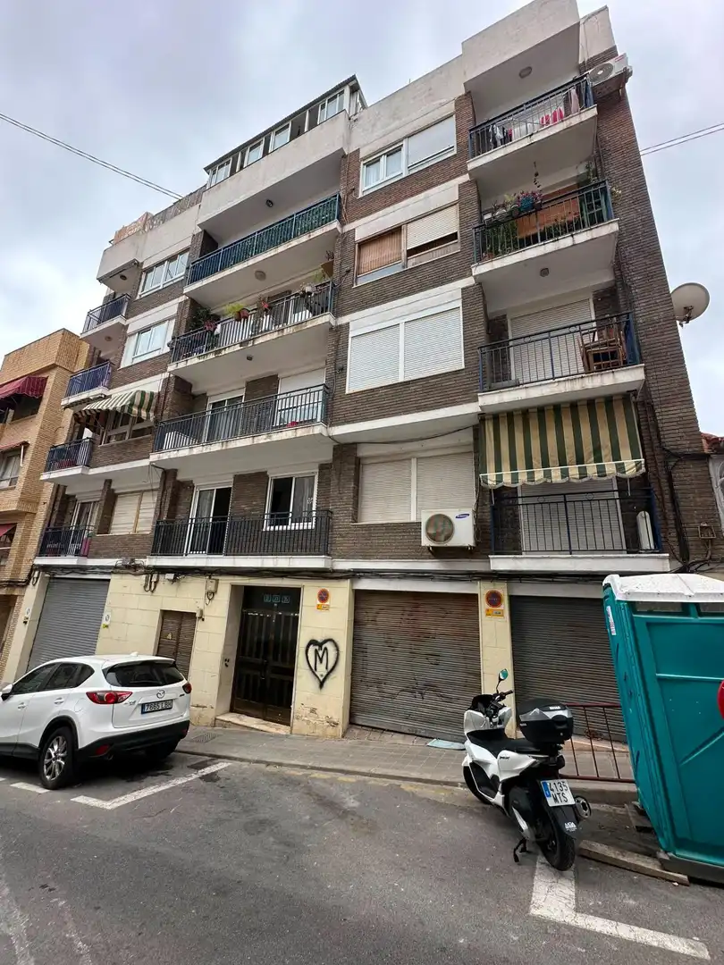 Vista exterior de Local en venta en Alicante / Alacant