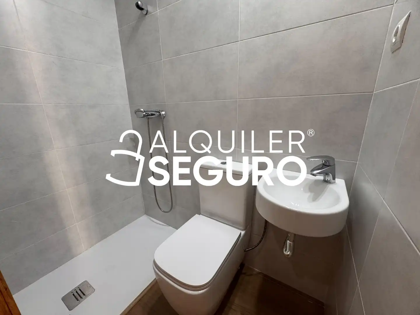 Baño de Piso de alquiler en Carabanchel