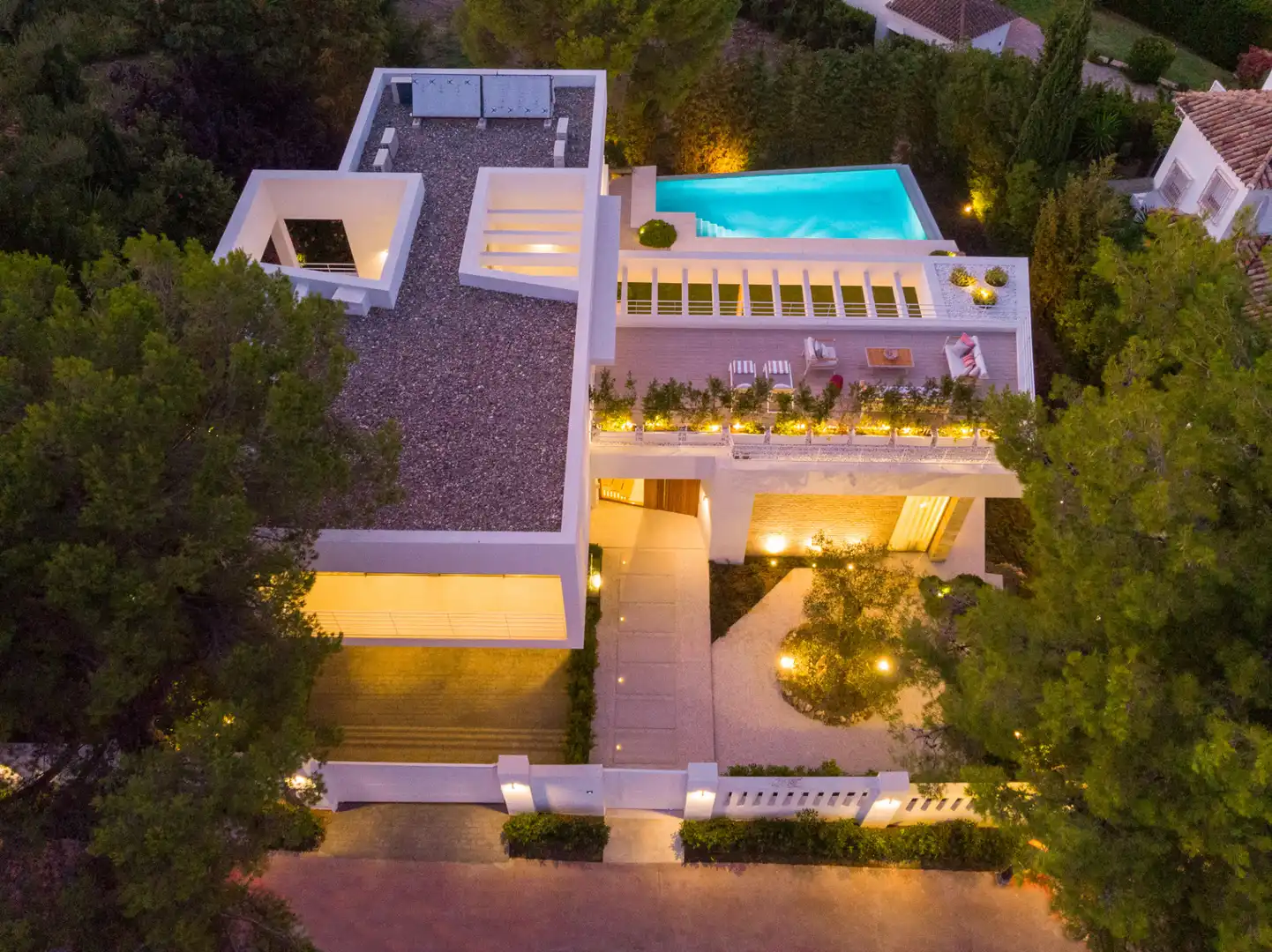 Vista exterior de Casa o xalet de lloguer en Marbella amb Aire condicionat, Jardí privat i Terrassa