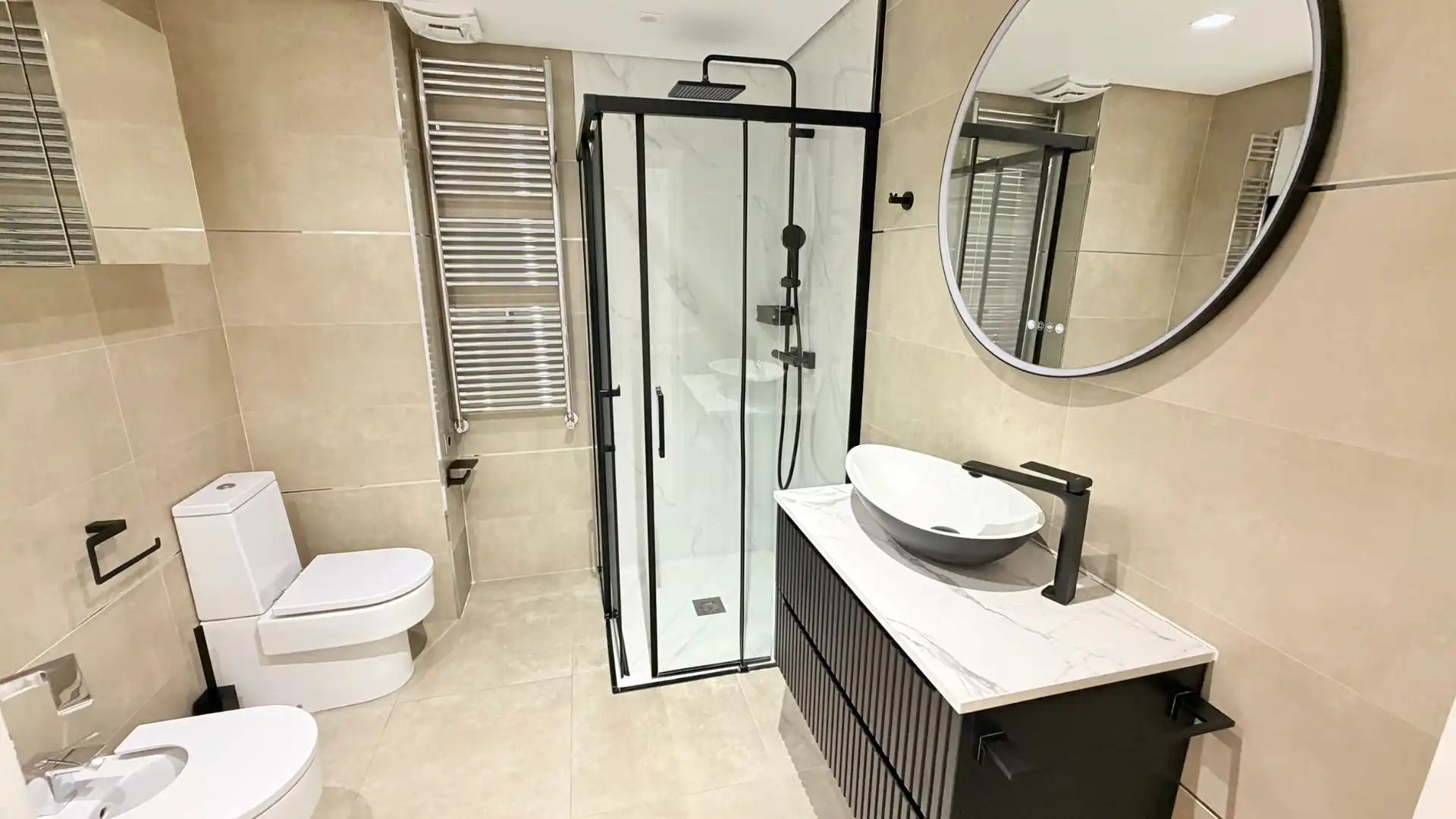 Bathroom of Flat for rent in  Palma de Mallorca  with Air Conditioner, Terrace and Oven