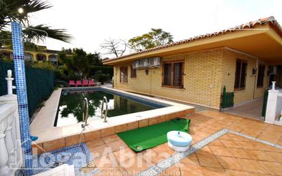 Vista exterior de Casa o xalet en venda en Picassent amb Aire condicionat, Calefacció i Jardí privat