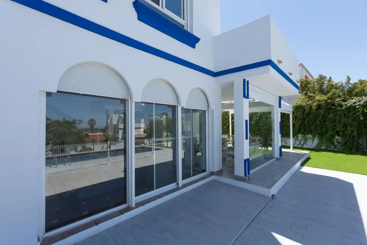 Vista exterior de Casa o chalet de alquiler en Sanlúcar de Barrameda con Aire acondicionado, Jardín privado y Terraza
