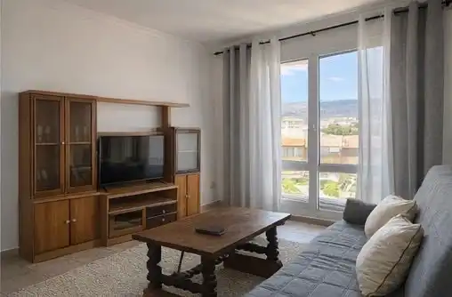 Sala d'estar de Pis de lloguer en Santa Lucía de Tirajana amb Moblat, Rentadora i Microones