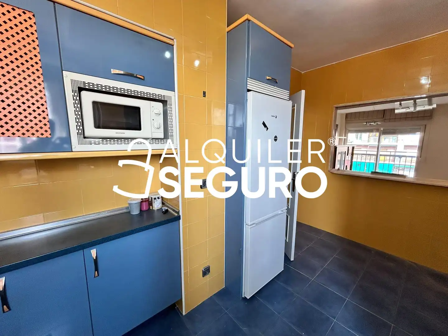 Cuina de Pis de lloguer en Madrid amb Aire condicionat, Calefacció i Terrassa