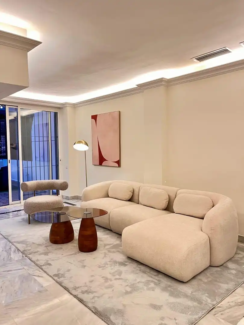 Sala d'estar de Dúplex en venda en Marbella amb Aire condicionat, Calefacció i Terrassa