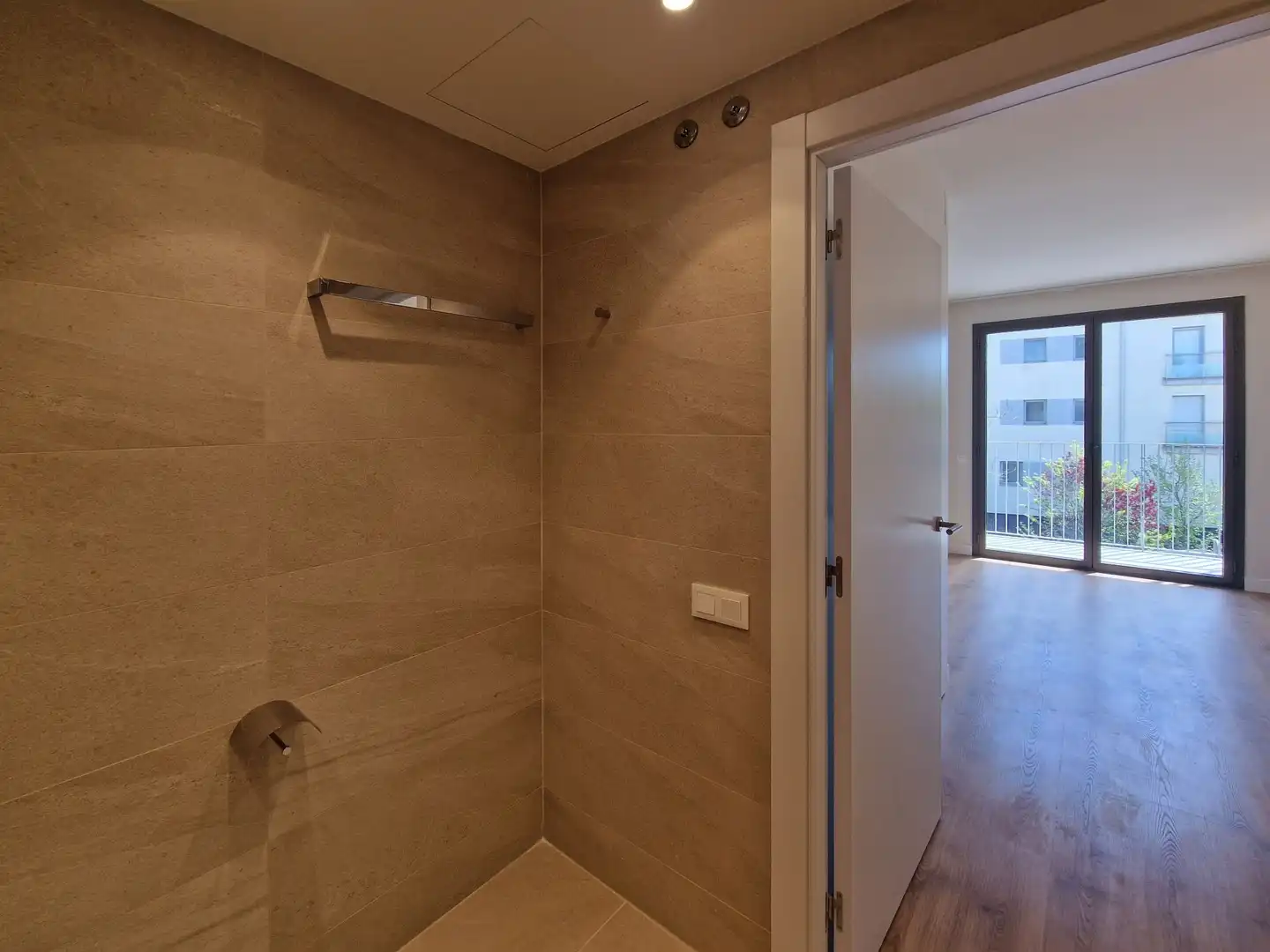 Baño de Piso de alquiler en Girona con Aire acondicionado, Calefacción y Trastero