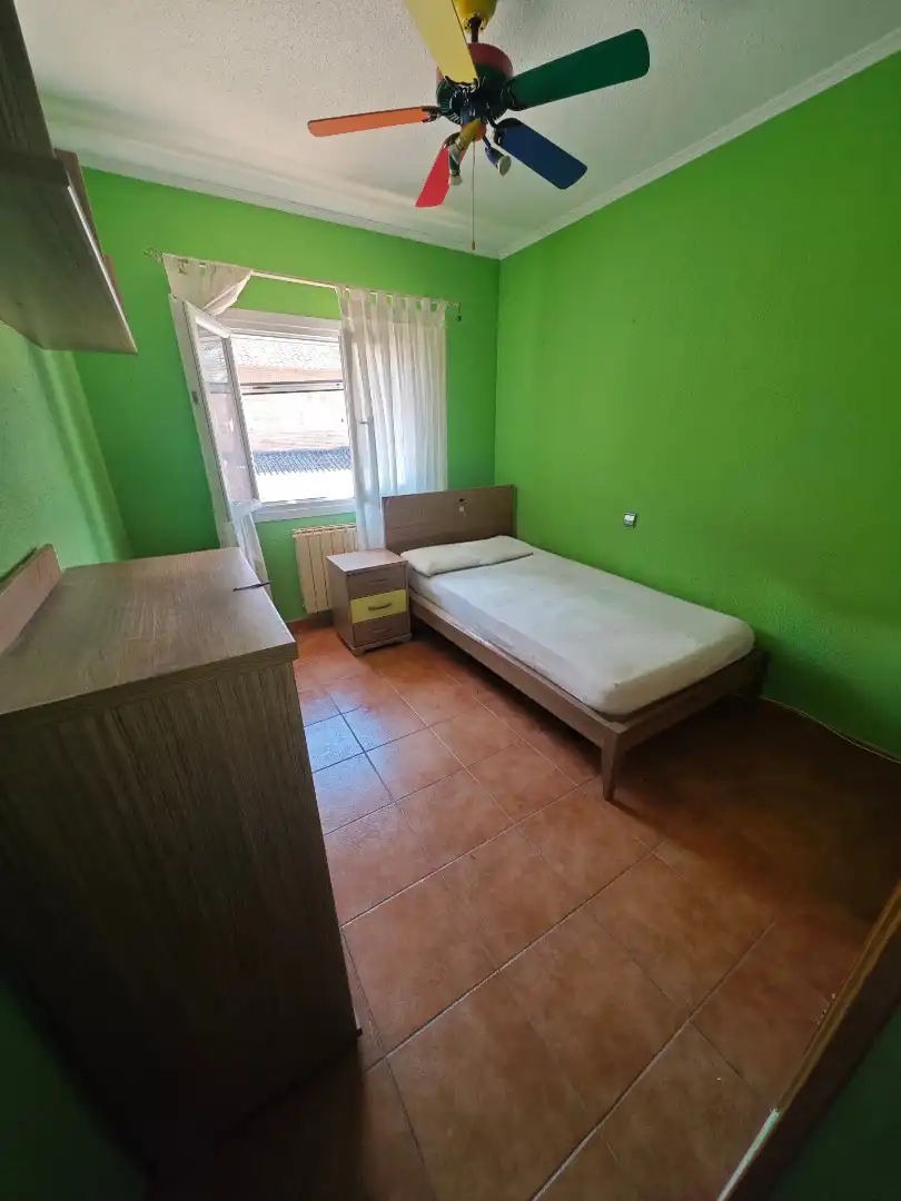Habitación de Casa adosada en venta en Toledo con Aire acondicionado, Calefacción y Horno
