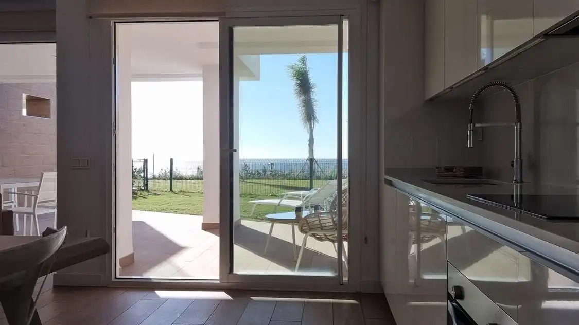 Cuina de Apartament de lloguer en Torrox amb Aire condicionat, Calefacció i Jardí privat