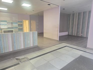 Gewerbefläche zum Verkauf in Avenida de la Reina Victoria