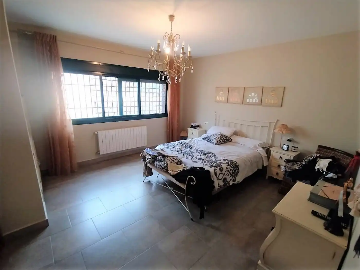 Dormitori de Casa o xalet en venda en Cáceres amb Aire condicionat, Calefacció i Jardí privat