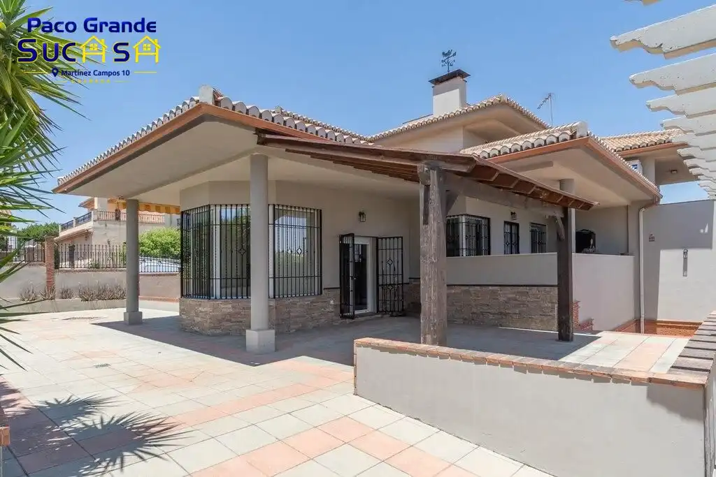 Villa zum Verkauf in Calle Calle Reina Sofía 31, imagen 2