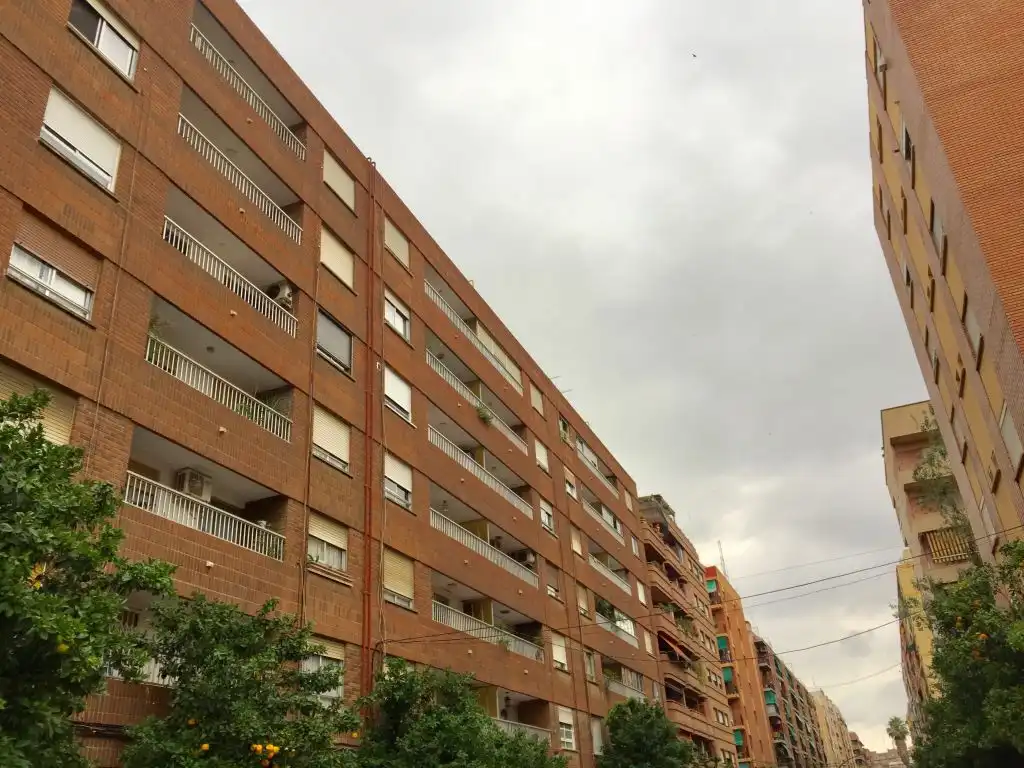 Vista exterior de Piso de alquiler en Valencia con Aire acondicionado, Calefacción y Trastero