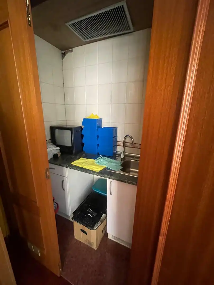 Kitchen of Office for sale in Valladolid  with Air Conditioner