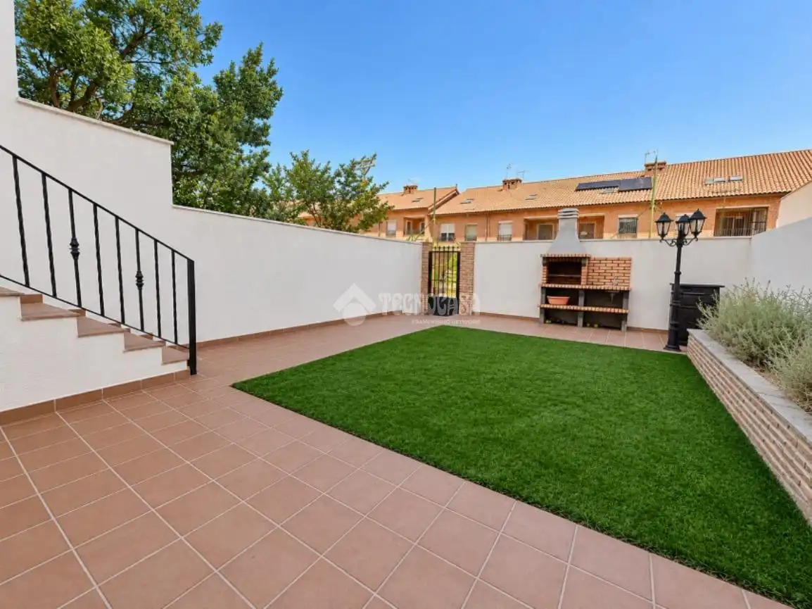 Semi-detached house with pool for sale in La Dehesa - El Pinar, imagen 8
