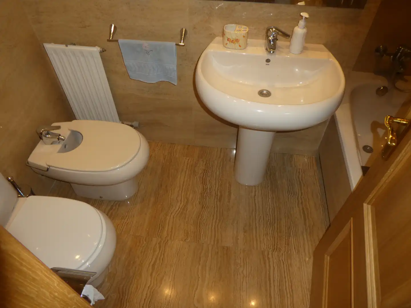 Badezimmer von Wohnung zum Verkauf in Burgos mit Heizung, Terrasse und Abstellraum