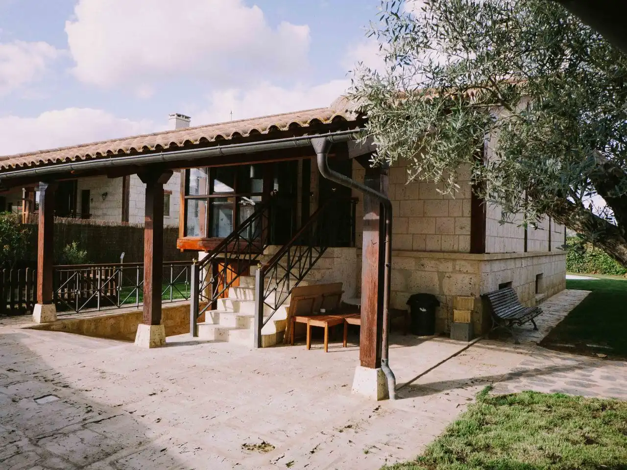 Exterior view of Houses for sale in Husillos , Palencia