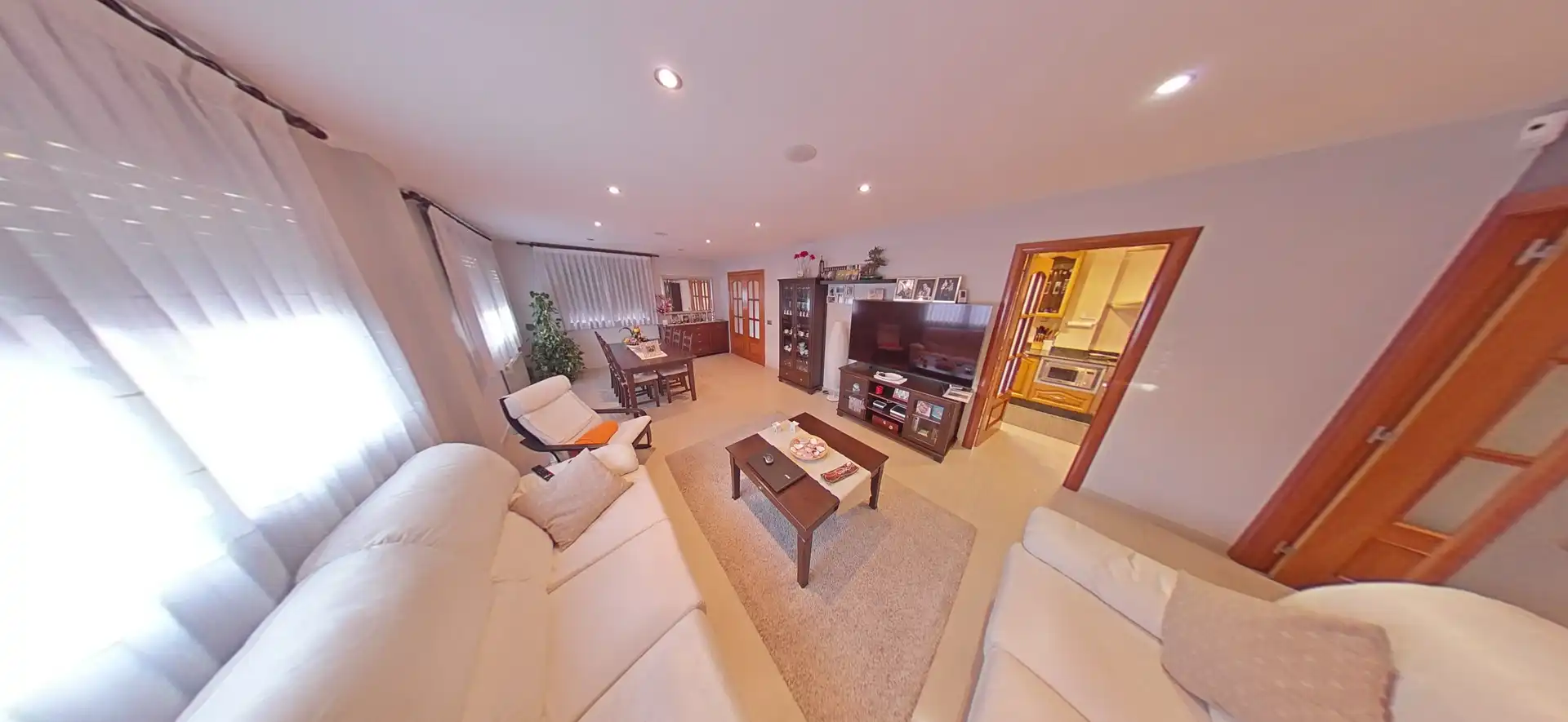 Sala de estar de Casa o chalet en venta en Sant Esteve Sesrovires con Aire acondicionado, Calefacción y Jardín privado